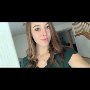 Meet your Posher, Emilee